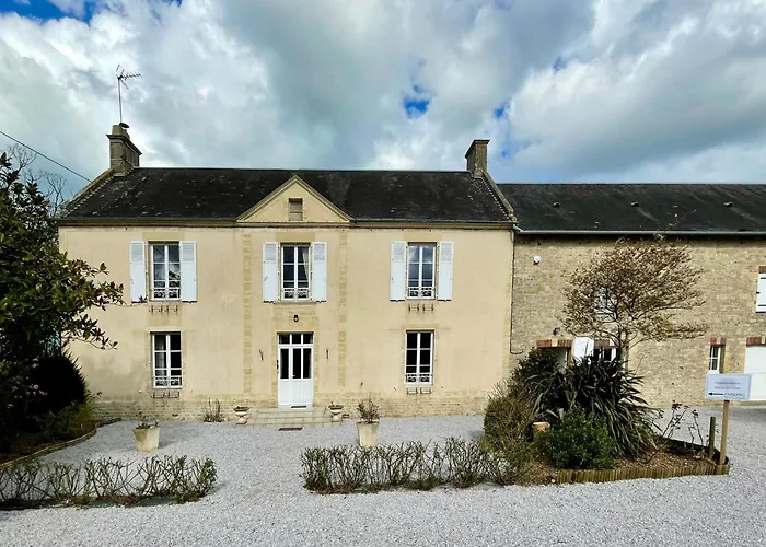 Les Chambres D\'Omaha Beach Etablissement Avec Deux Chambres D\'Hotes, Petit-Dejeuner Compris Fait-Maison Et Produits Locaux