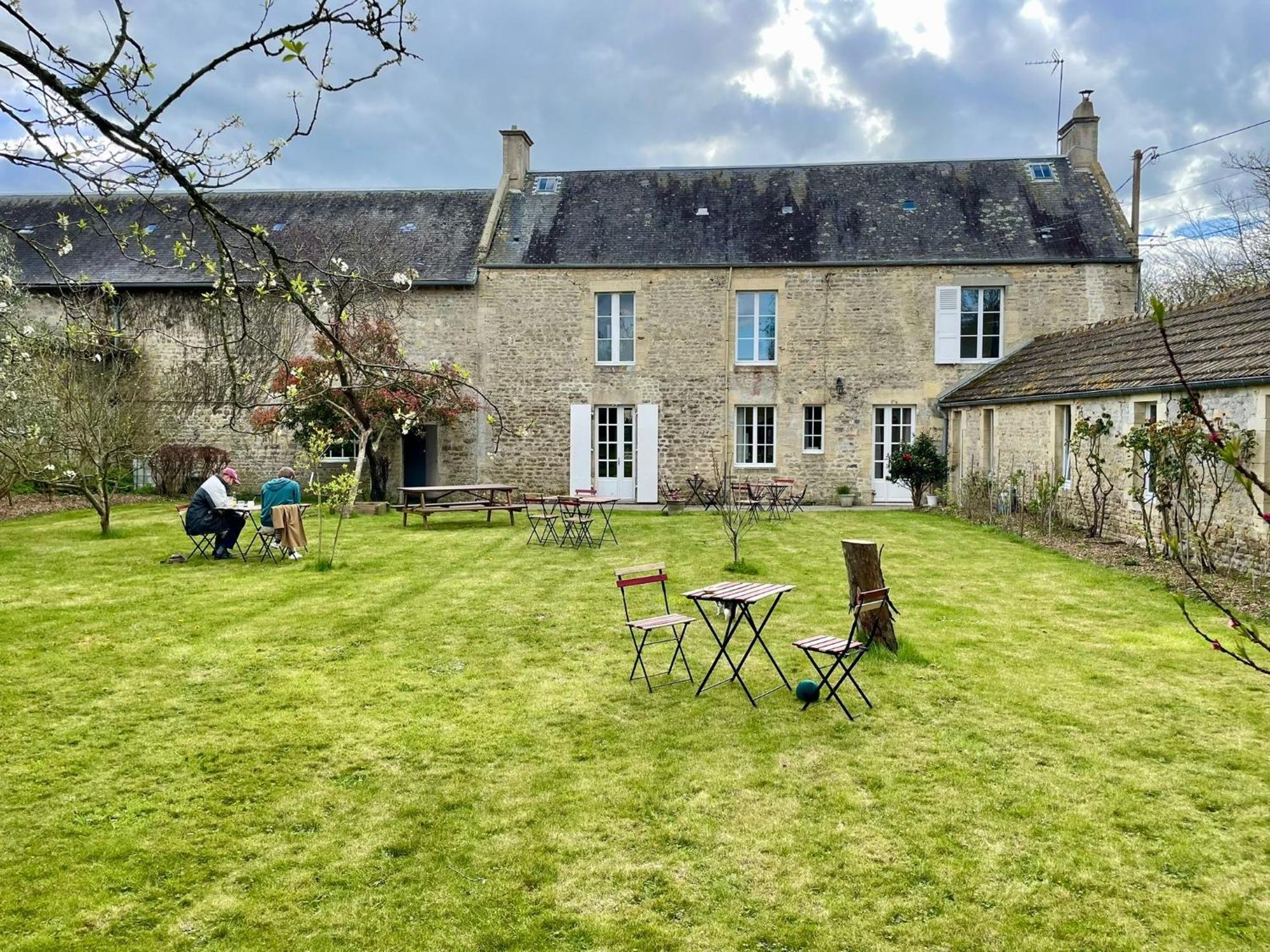 Les D'omaha Etablissement Avec Deux D'hôtes, Petit-déjeuner Compris Fait-maison Et Produits Locaux Couette-café *